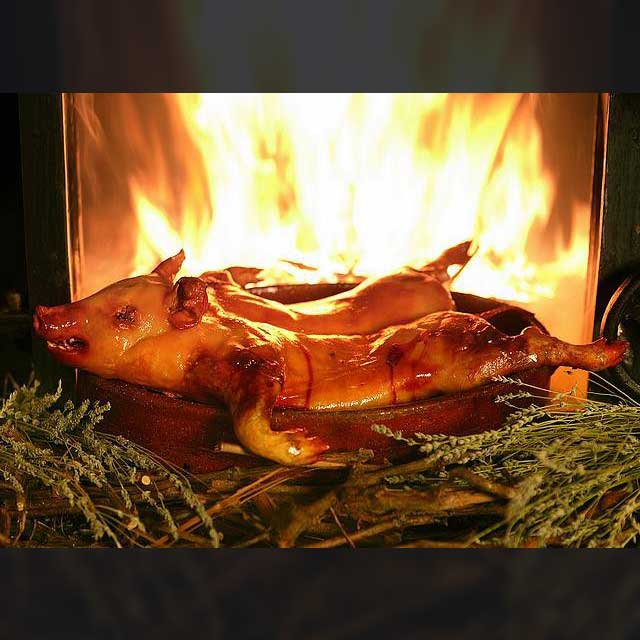 FERMIN 100% Ibérico Cochinillo (100% Ibérico suckling pig)
