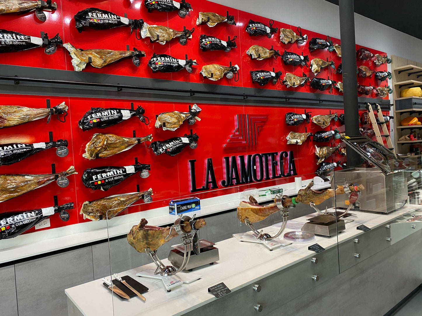I'm going to Spain: can I bring ham with me?