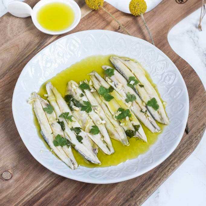 Boquerones White Anchovies in Olive Oil and Vinegar – LA JAMOTECA